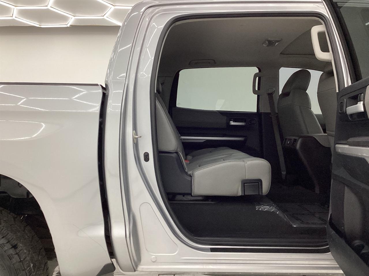 Toyota Tundra 4WD Truck CrewMax 5.7L V8 6-Spd AT LTD (Natl) 2015