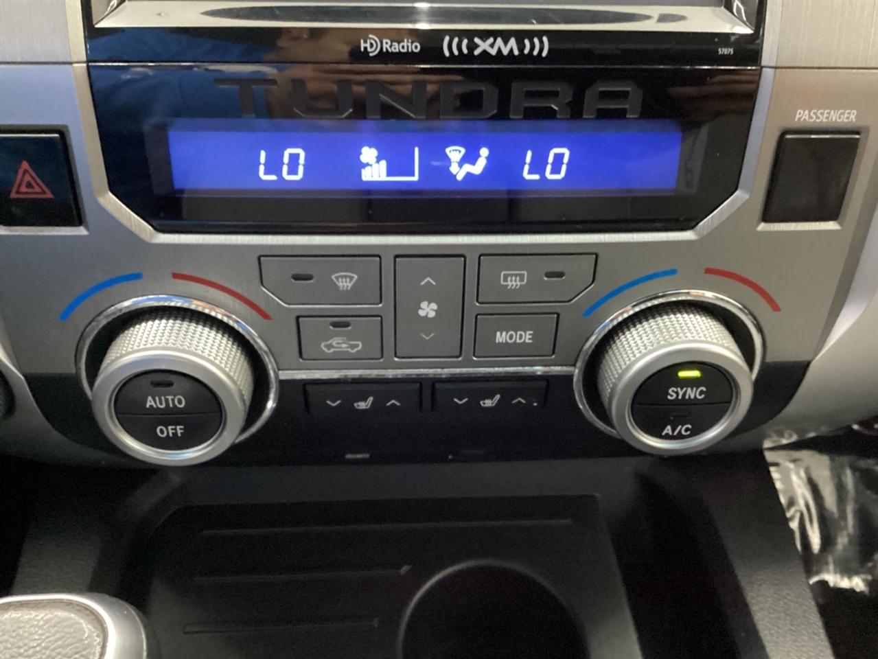 Toyota Tundra 4WD Truck CrewMax 5.7L V8 6-Spd AT LTD (Natl) 2015