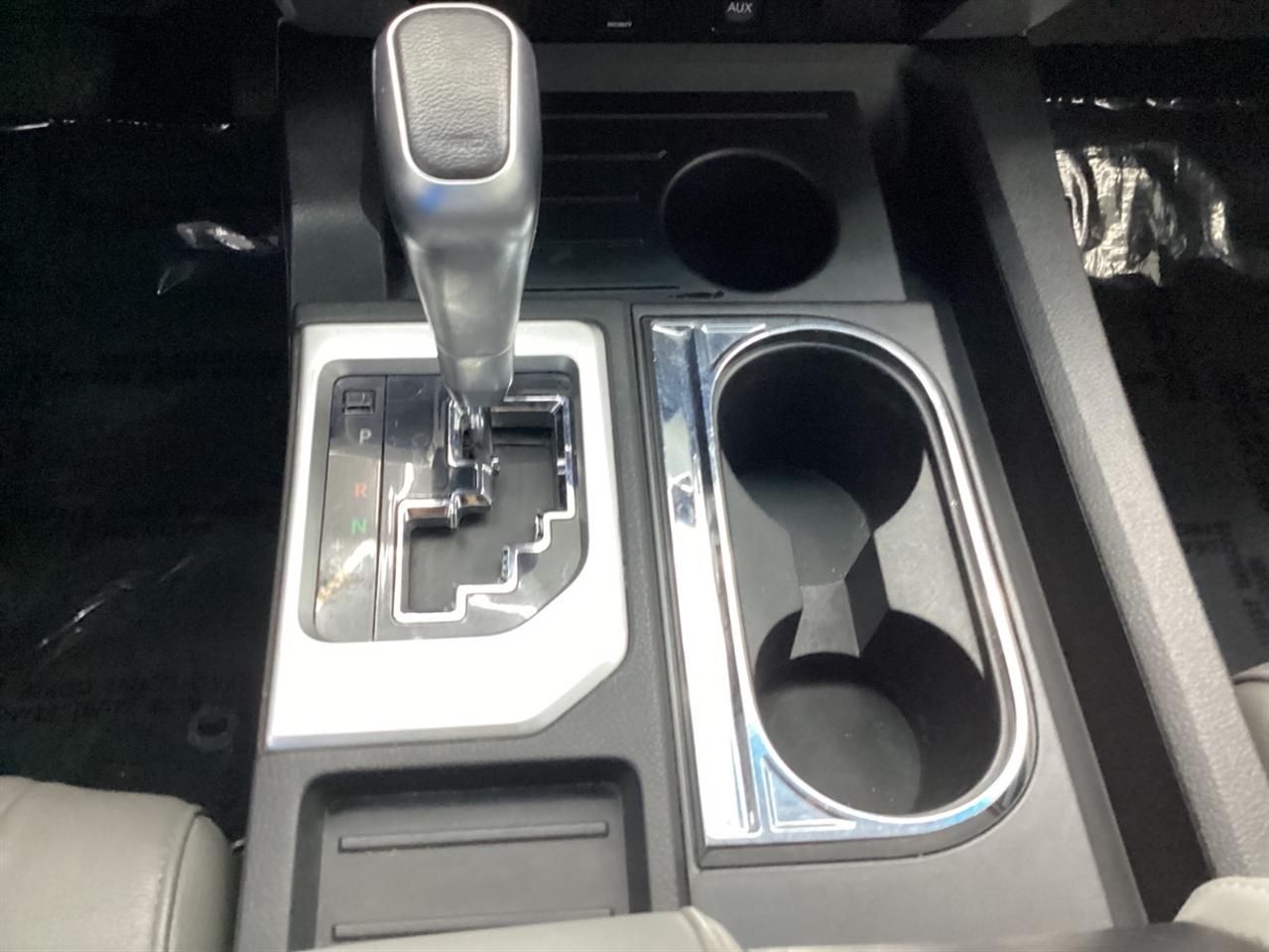 Toyota Tundra 4WD Truck CrewMax 5.7L V8 6-Spd AT LTD (Natl) 2015