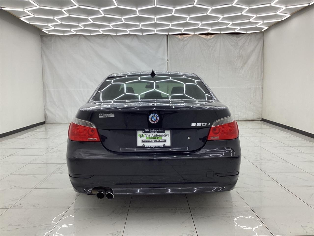 BMW 5 Series 550i 4dr Sdn RWD 2006