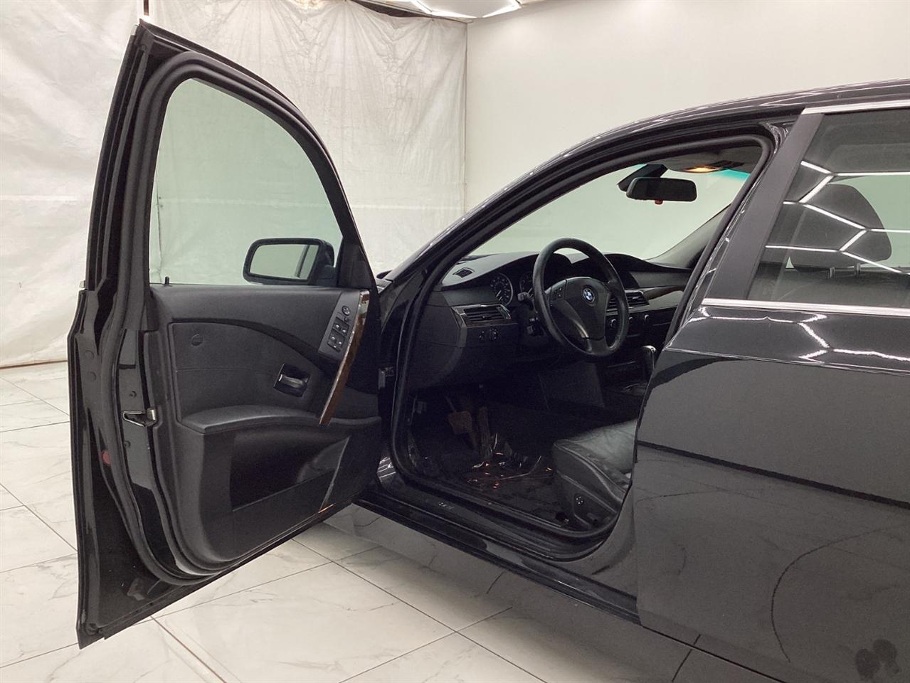 BMW 5 Series 550i 4dr Sdn RWD 2006