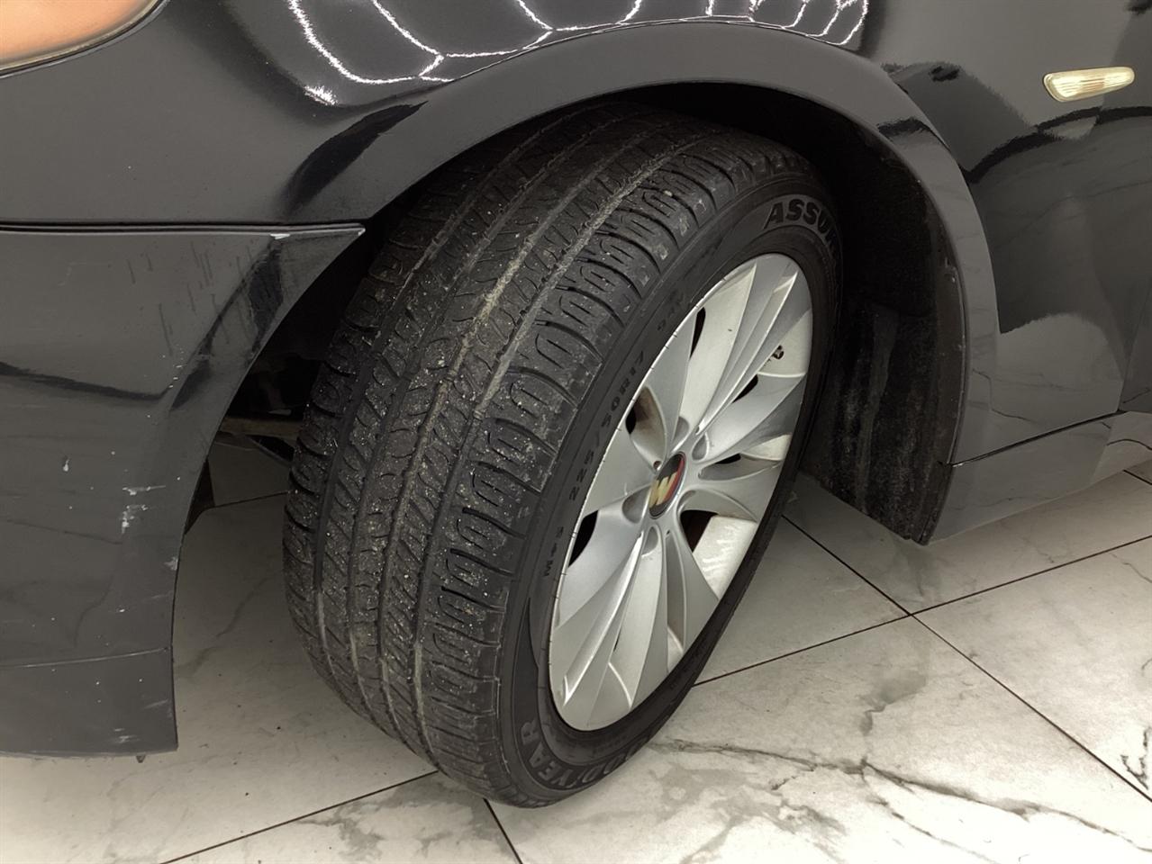 BMW 5 Series 550i 4dr Sdn RWD 2006