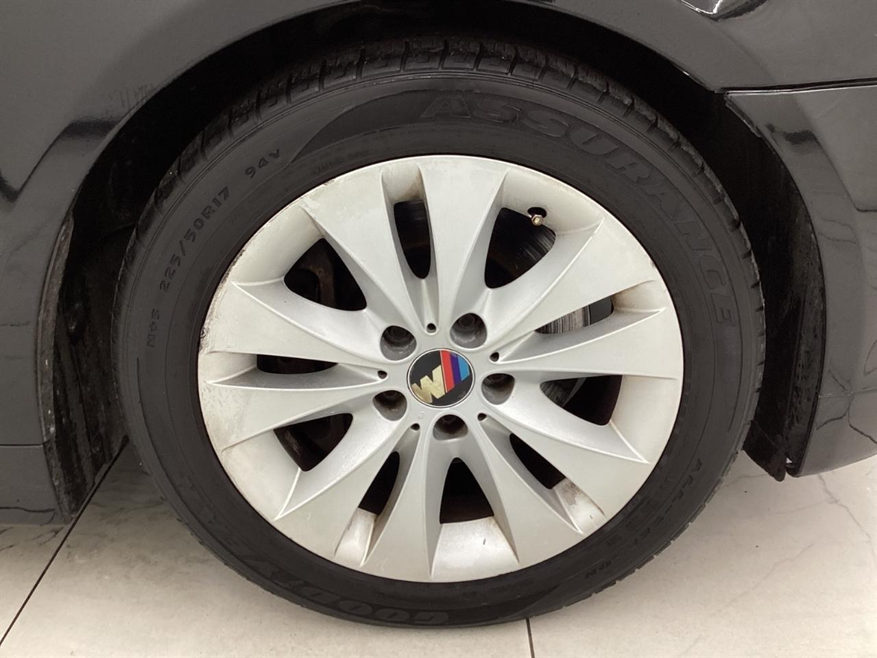 BMW 5 Series 550i 4dr Sdn RWD 2006