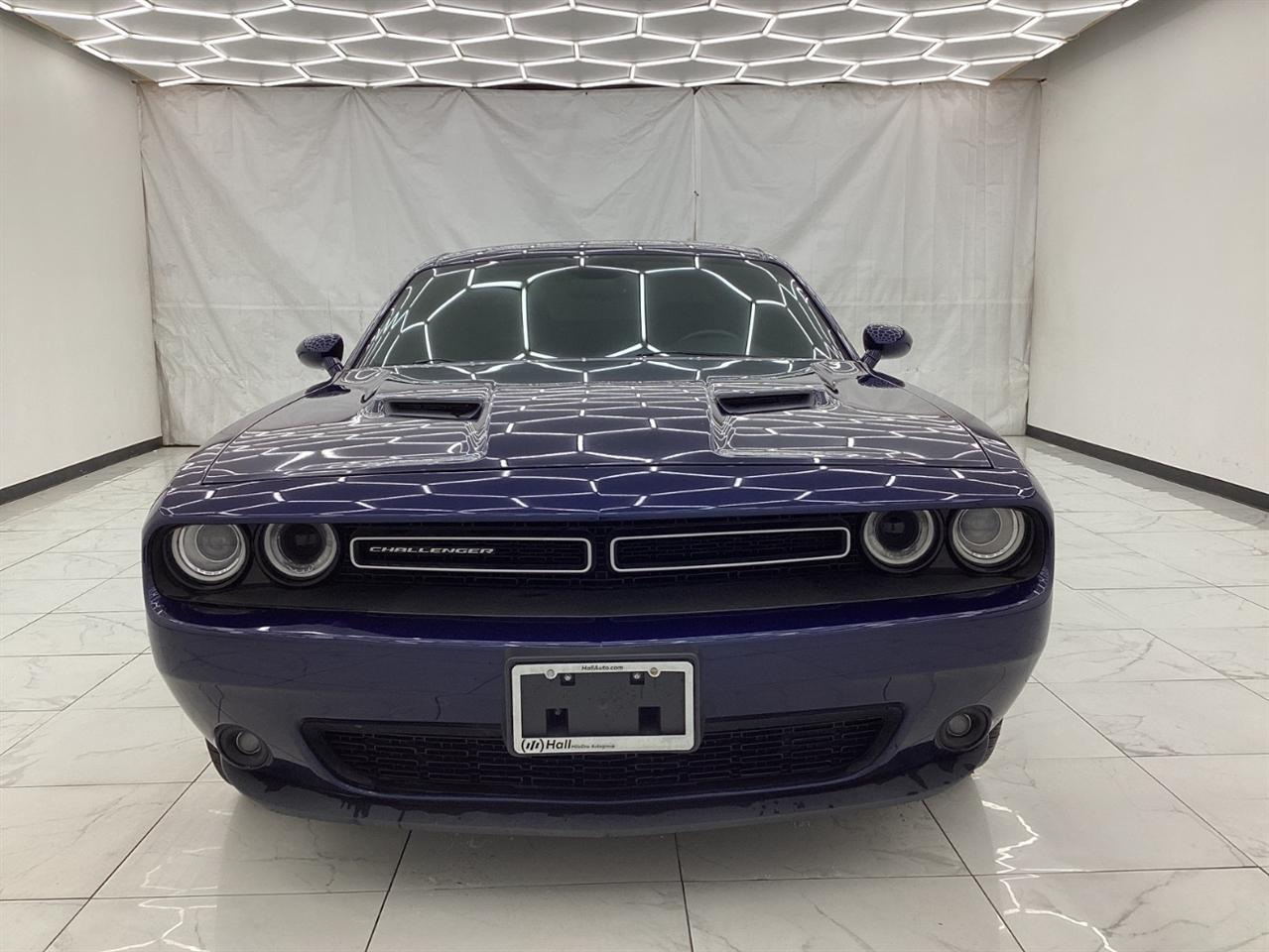 Dodge Challenger 2dr Cpe SXT Plus 2015