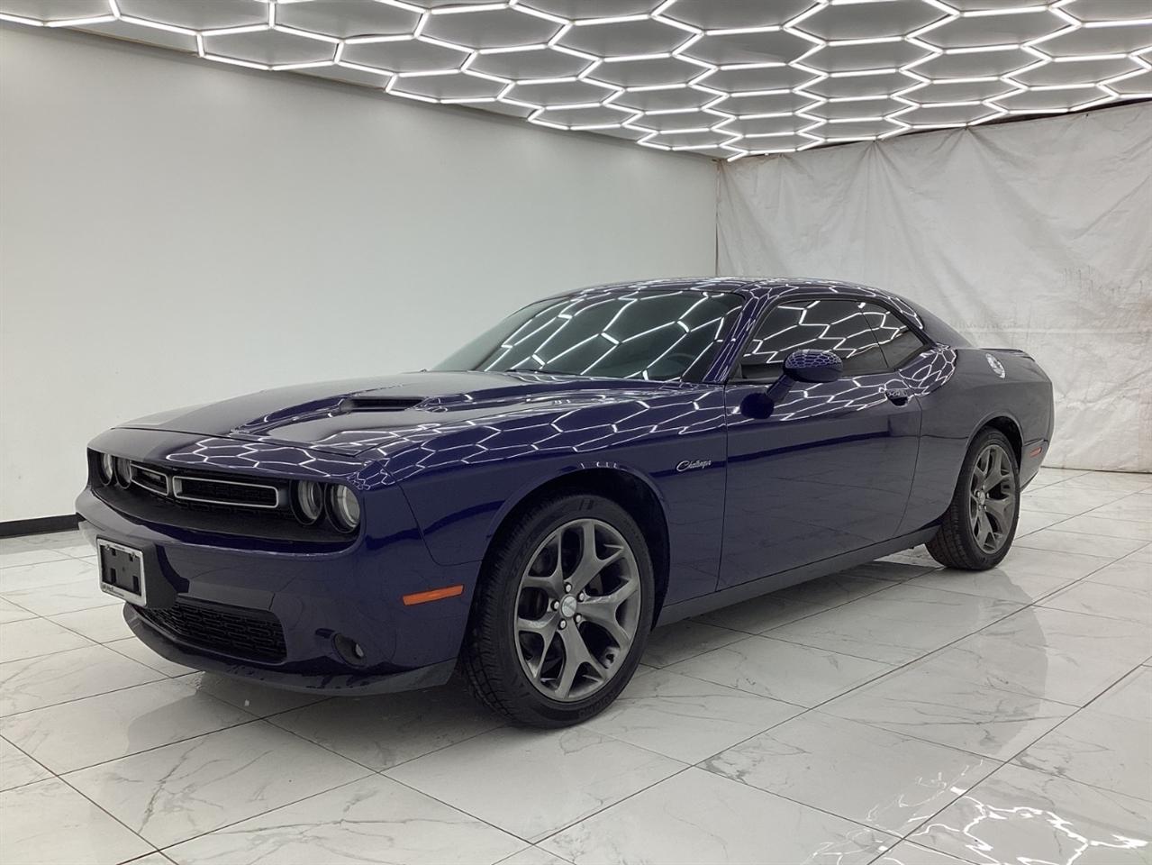 Dodge Challenger 2dr Cpe SXT Plus 2015