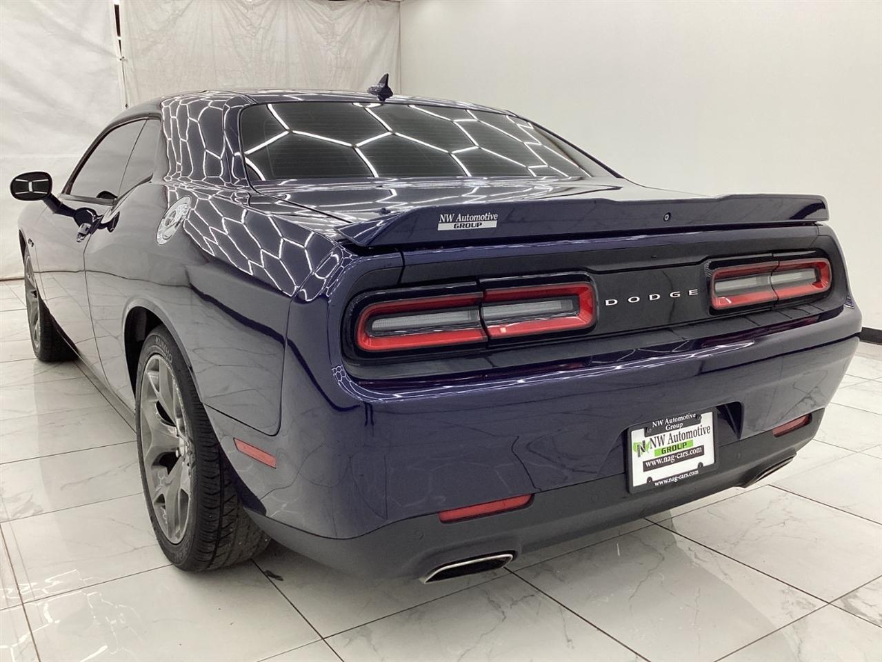 Dodge Challenger 2dr Cpe SXT Plus 2015