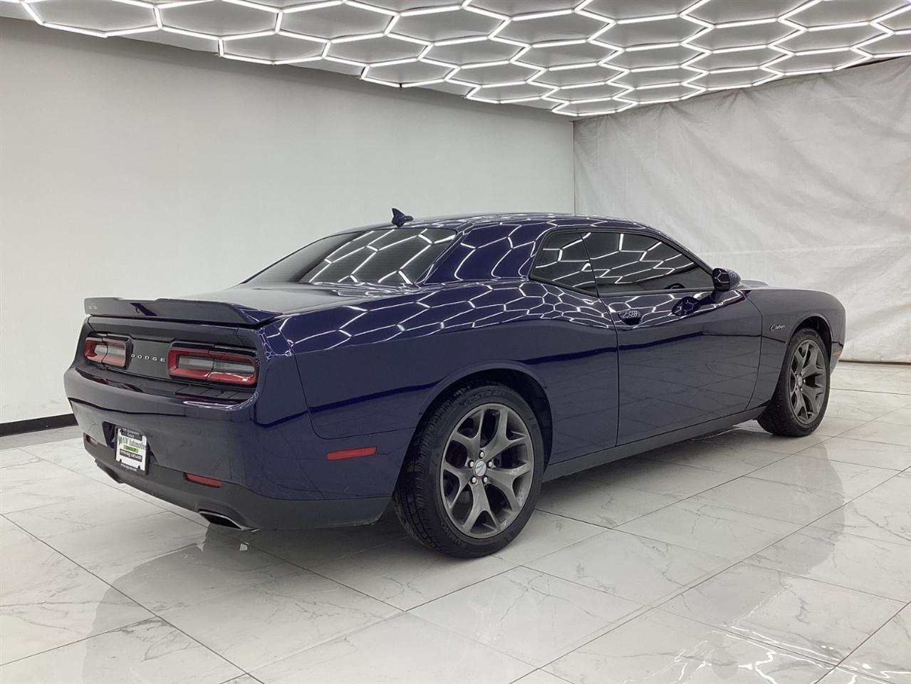 Dodge Challenger 2dr Cpe SXT Plus 2015