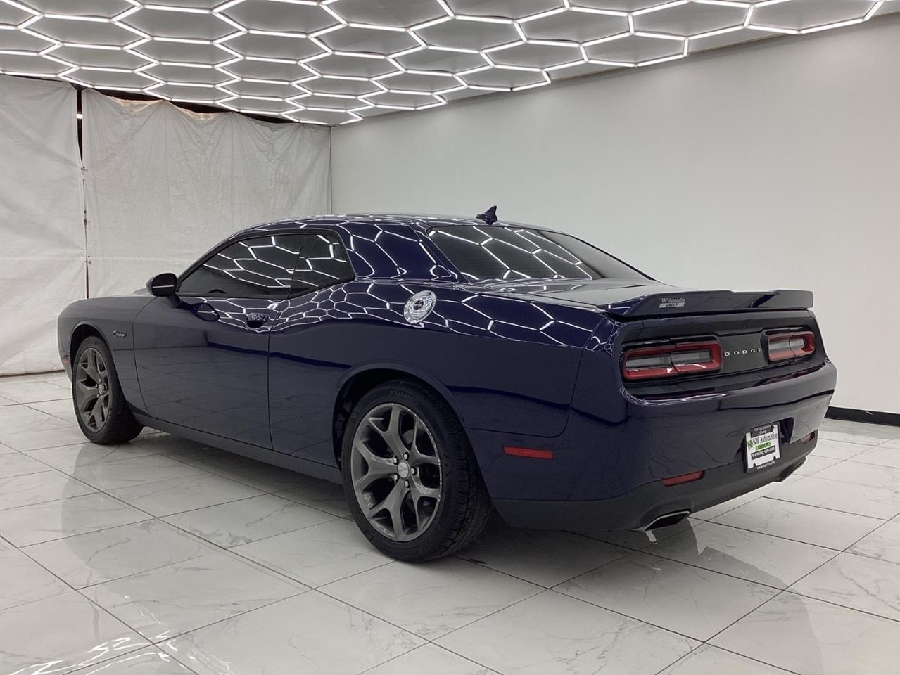 Dodge Challenger 2dr Cpe SXT Plus 2015