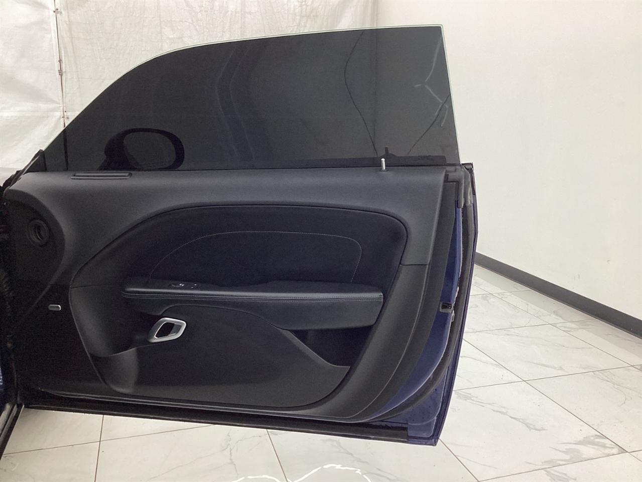 Dodge Challenger 2dr Cpe SXT Plus 2015