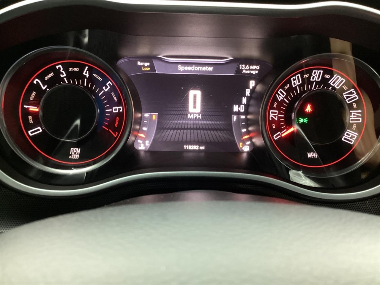 Dodge Challenger 2dr Cpe SXT Plus 2015