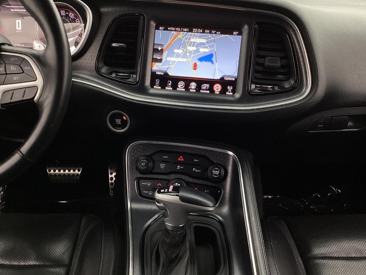 Dodge Challenger 2dr Cpe SXT Plus 2015