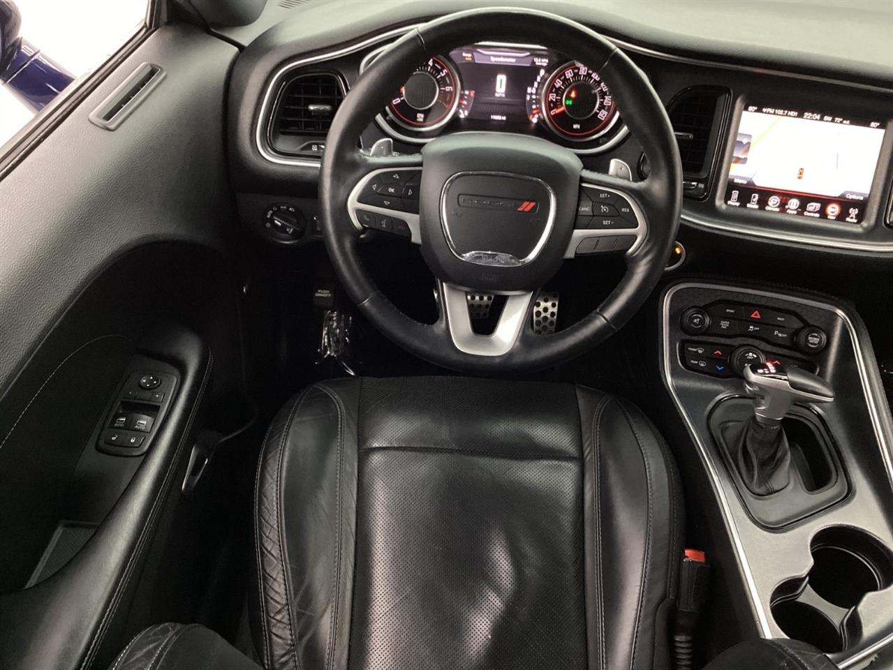 Dodge Challenger 2dr Cpe SXT Plus 2015