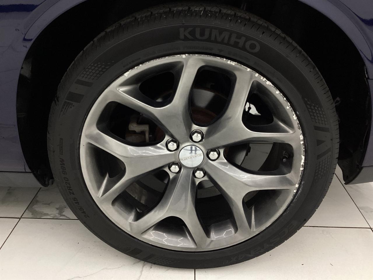 Dodge Challenger 2dr Cpe SXT Plus 2015