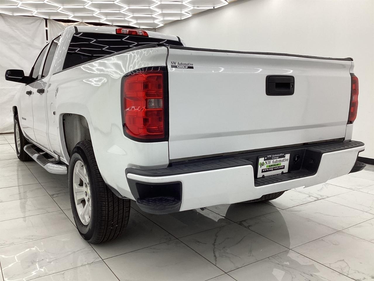 Chevrolet Silverado 1500 2WD Double Cab 143.5" Custom 2016