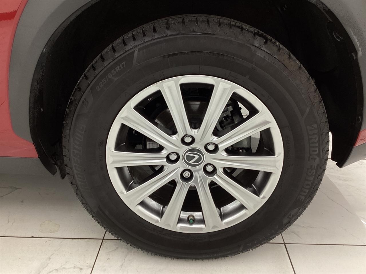 Lexus NX NX 300 FWD 2020