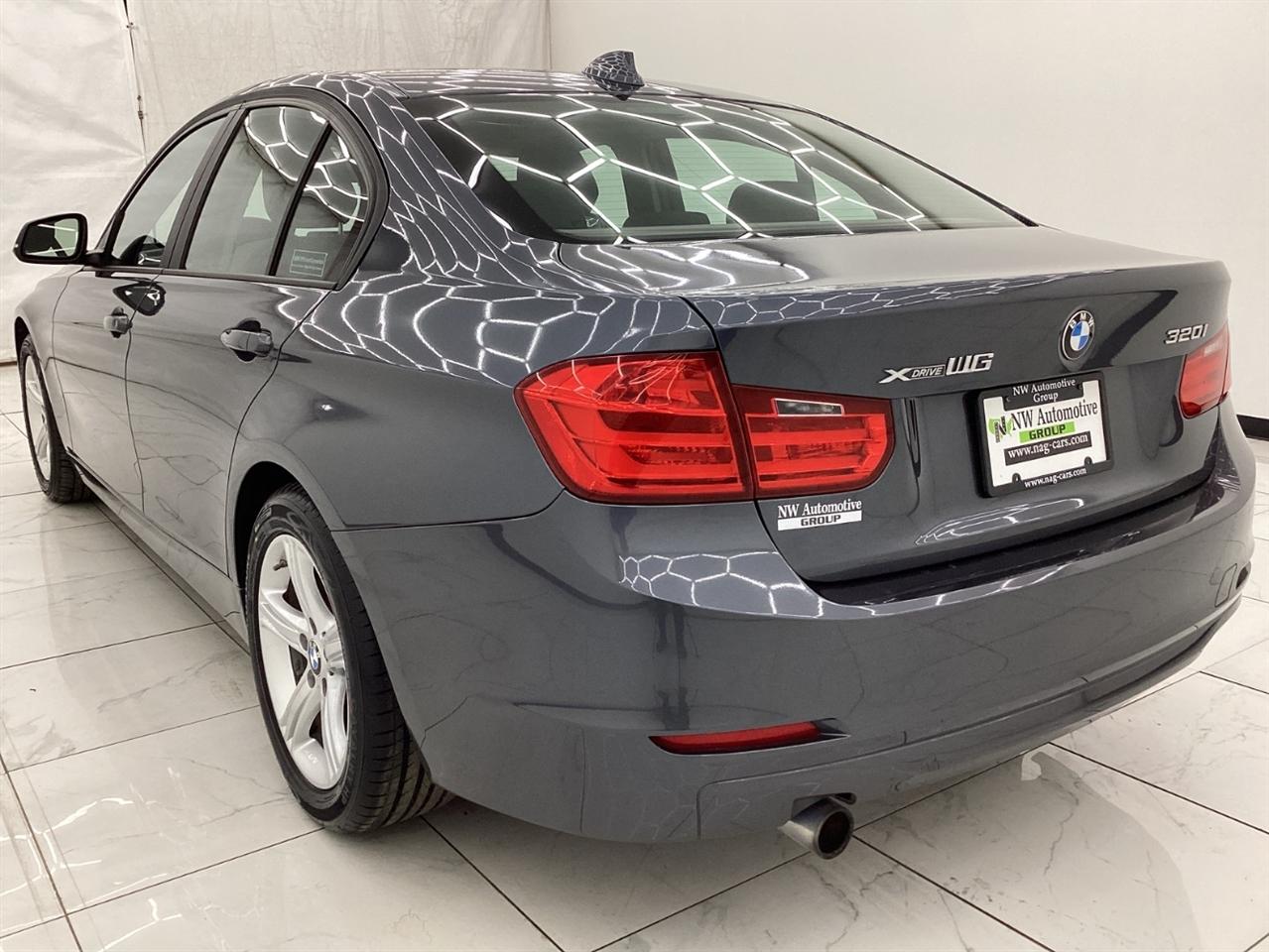 BMW 3 Series 4dr Sdn 320i xDrive AWD 2014