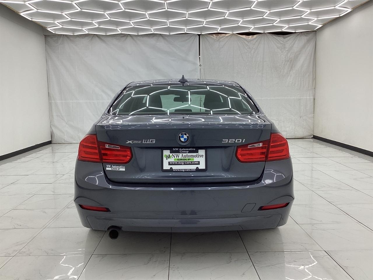 BMW 3 Series 4dr Sdn 320i xDrive AWD 2014