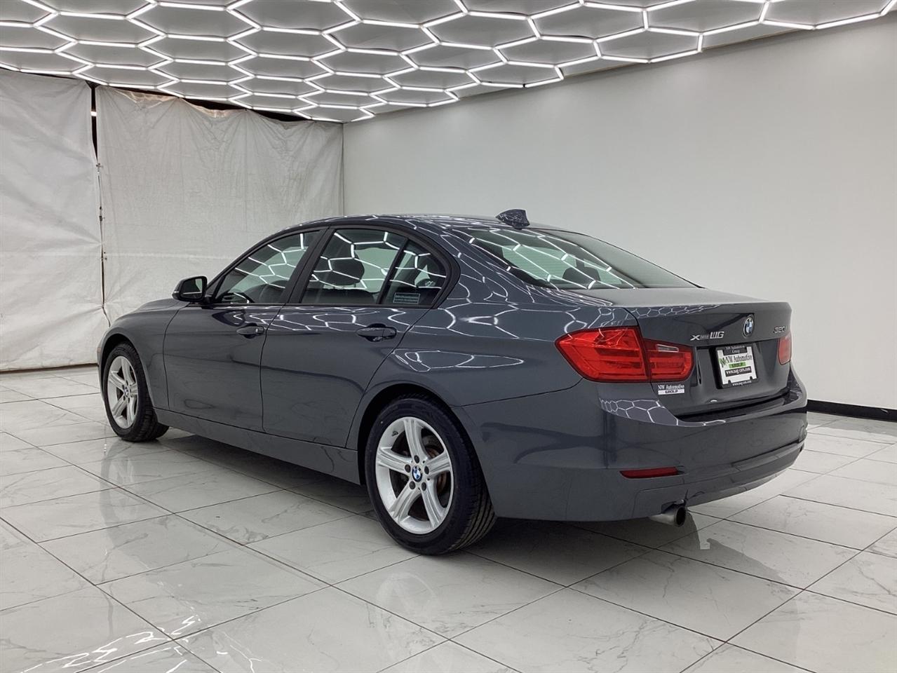 BMW 3 Series 4dr Sdn 320i xDrive AWD 2014