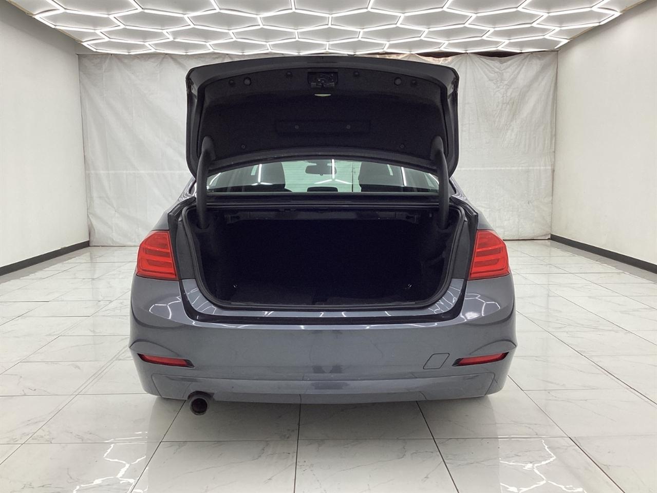 BMW 3 Series 4dr Sdn 320i xDrive AWD 2014