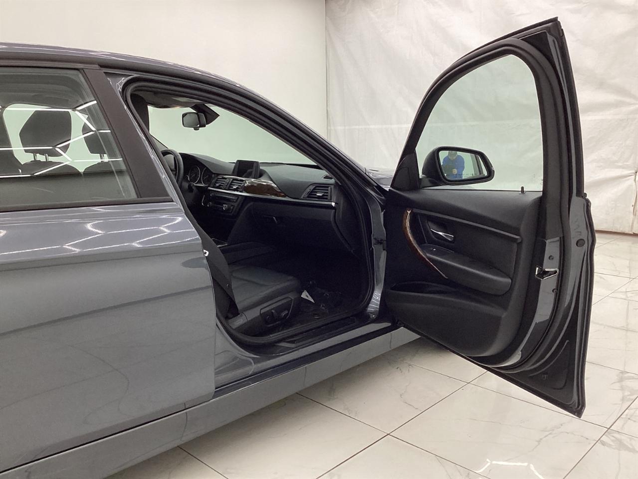 BMW 3 Series 4dr Sdn 320i xDrive AWD 2014