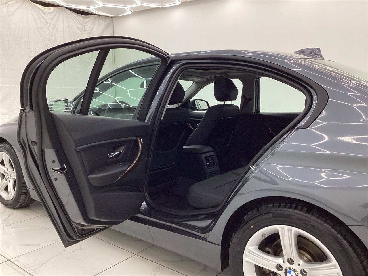 BMW 3 Series 4dr Sdn 320i xDrive AWD 2014