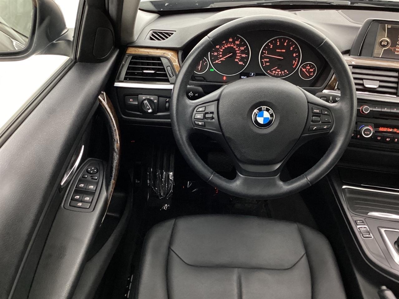 BMW 3 Series 4dr Sdn 320i xDrive AWD 2014
