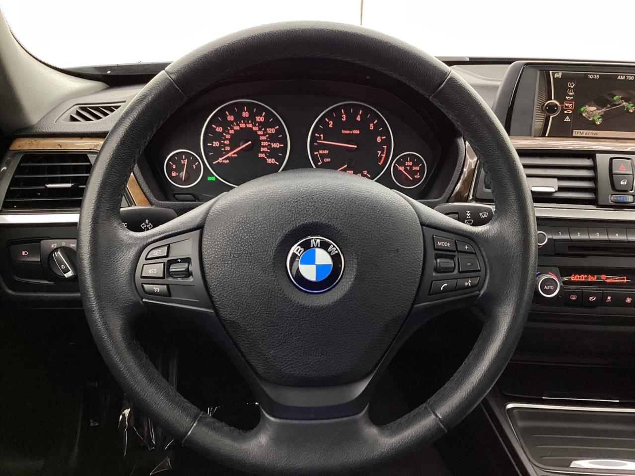 BMW 3 Series 4dr Sdn 320i xDrive AWD 2014