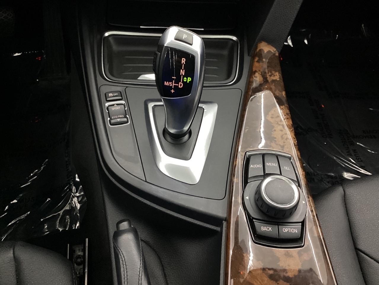 BMW 3 Series 4dr Sdn 320i xDrive AWD 2014