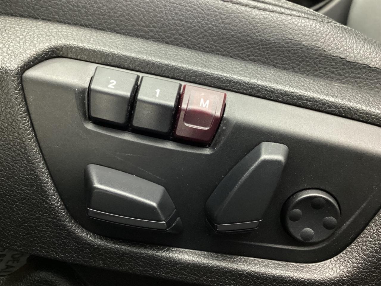 BMW 3 Series 4dr Sdn 320i xDrive AWD 2014