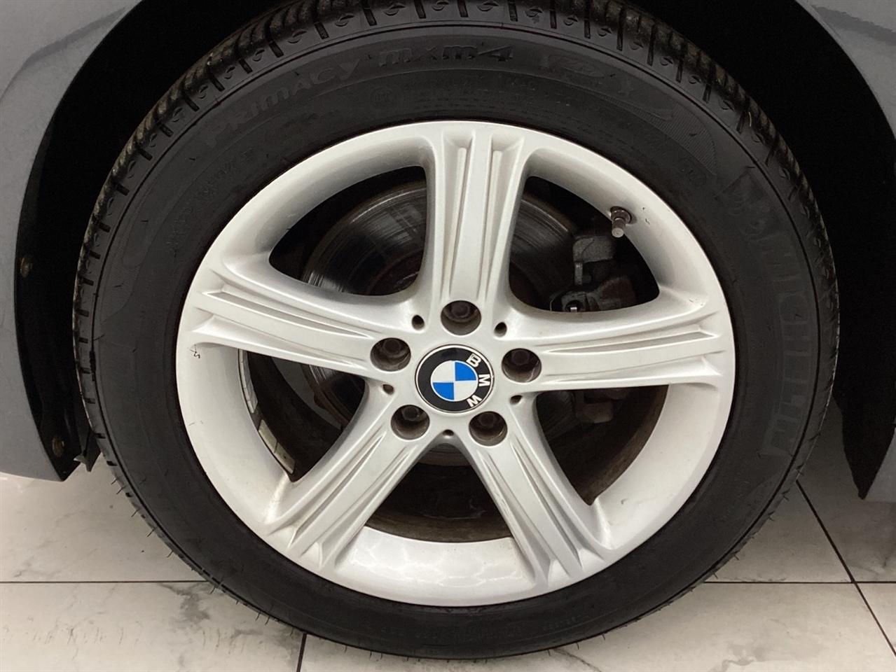 BMW 3 Series 4dr Sdn 320i xDrive AWD 2014