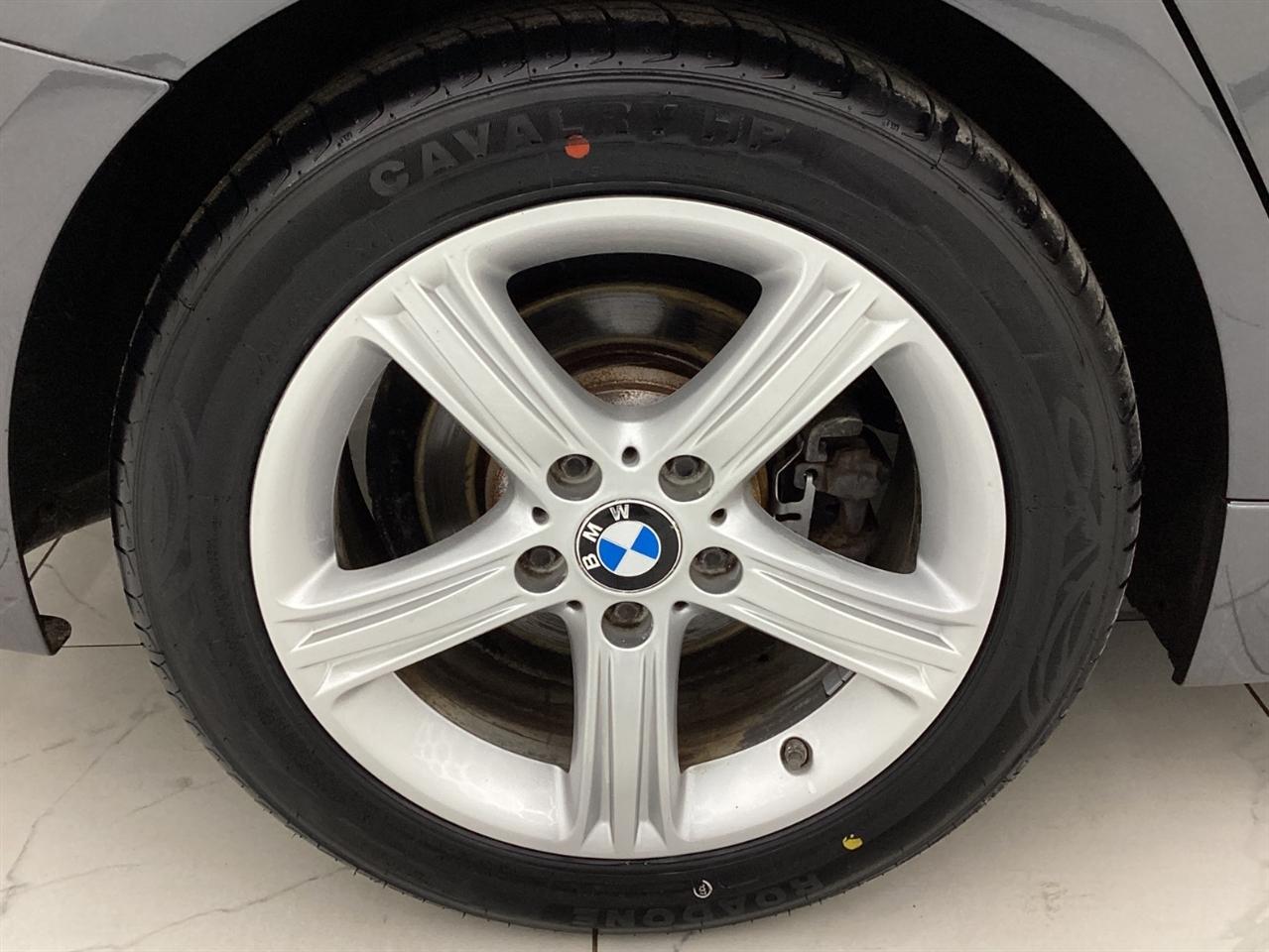 BMW 3 Series 4dr Sdn 320i xDrive AWD 2014