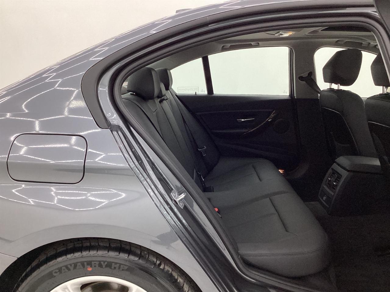 BMW 3 Series 4dr Sdn 320i xDrive AWD 2014