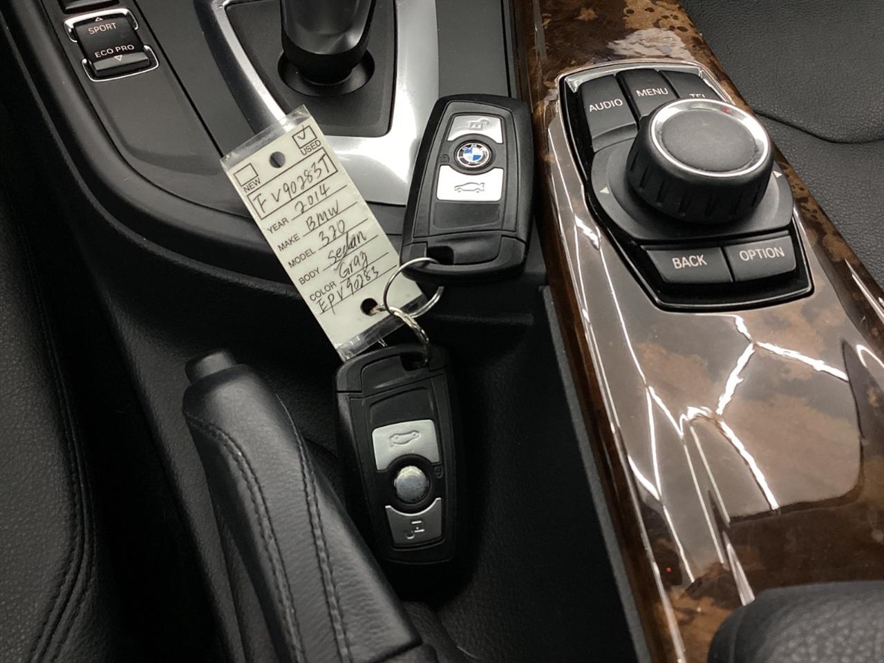 BMW 3 Series 4dr Sdn 320i xDrive AWD 2014