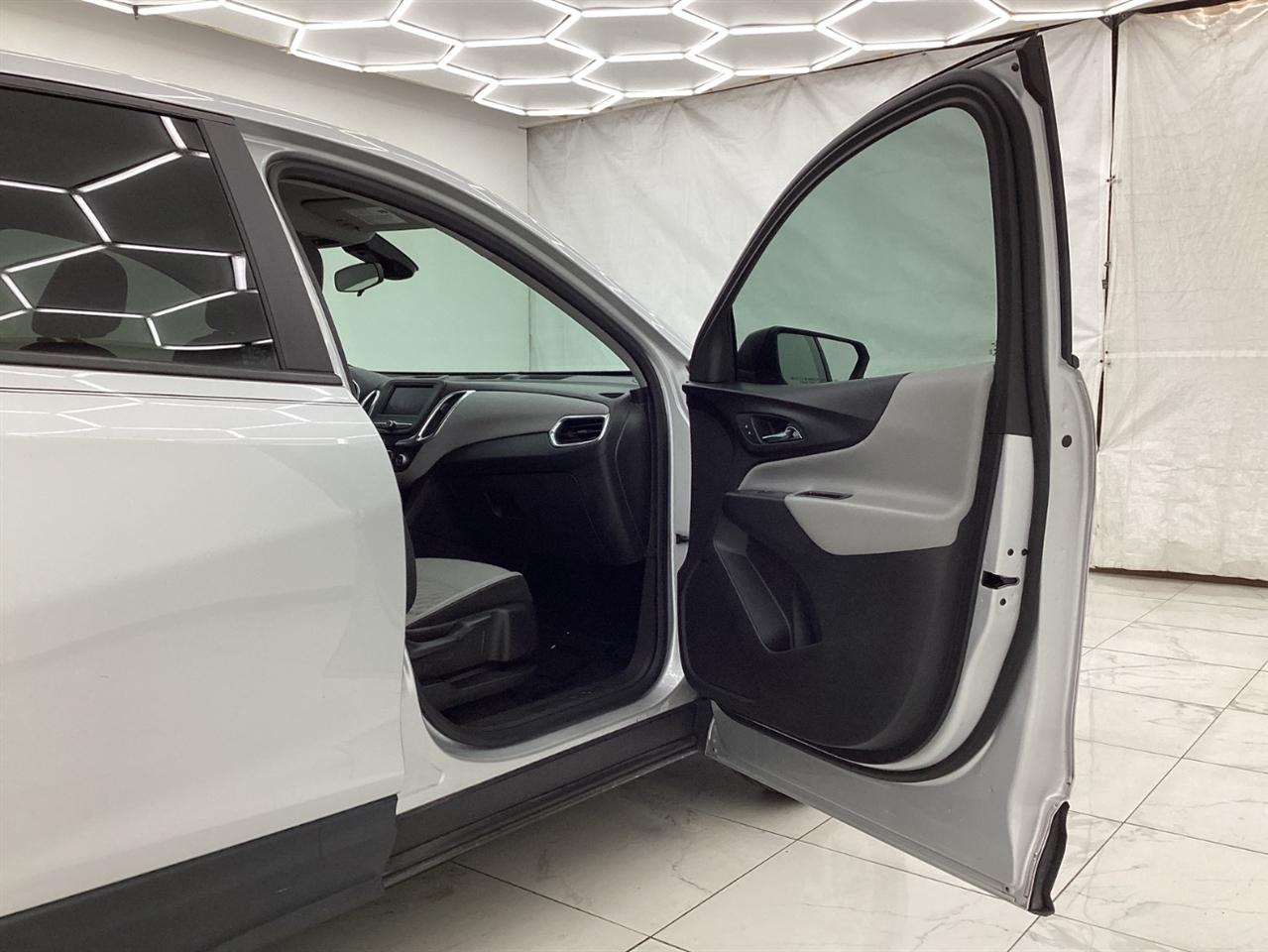 Chevrolet Equinox FWD 4dr LS w/1LS 2021