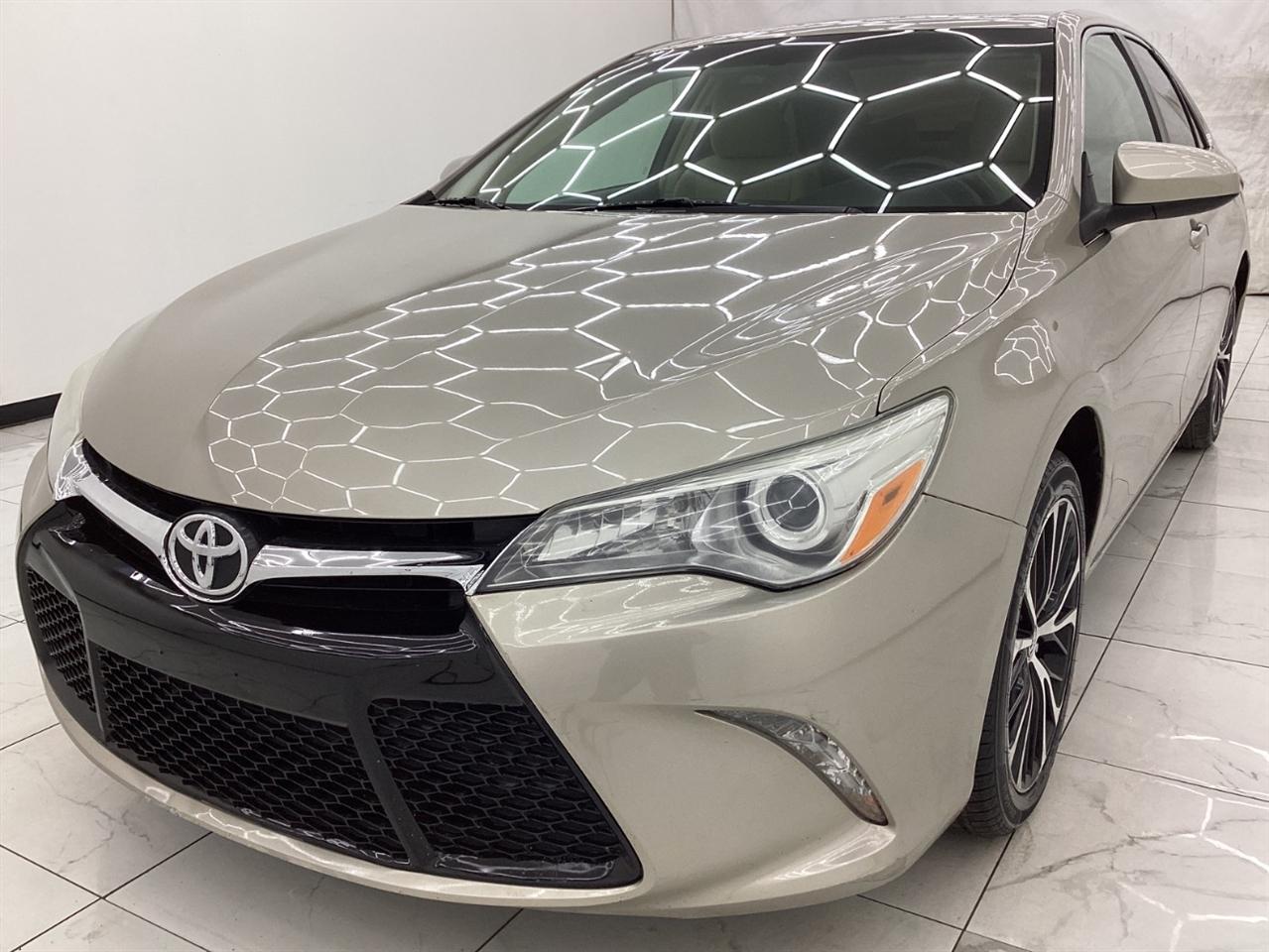 2015 Toyota Camry 4dr Sdn I4 Auto XLE (Natl)