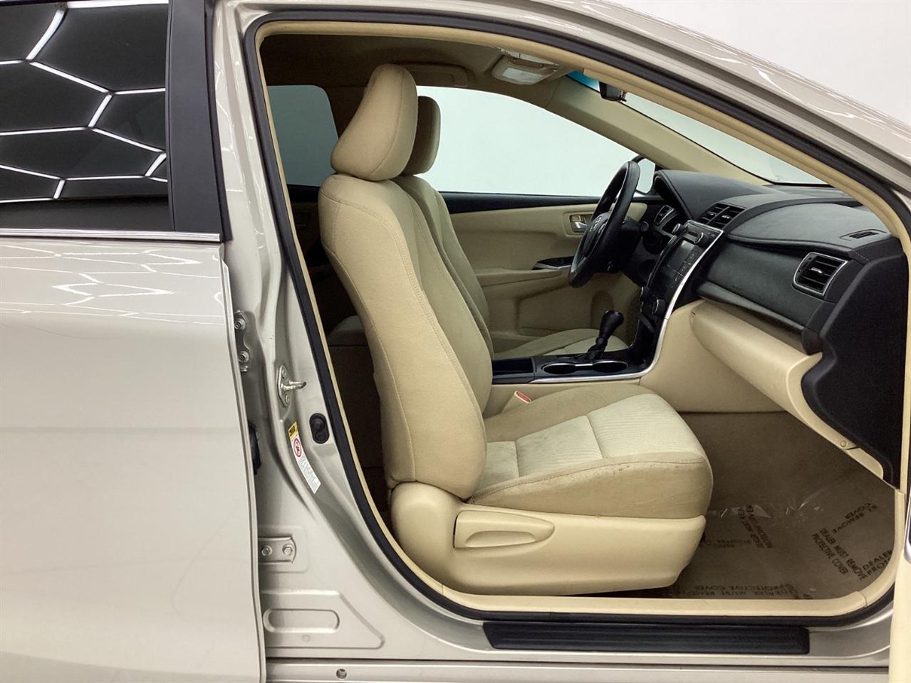 Toyota Camry 4dr Sdn I4 Auto XLE (Natl) 2015