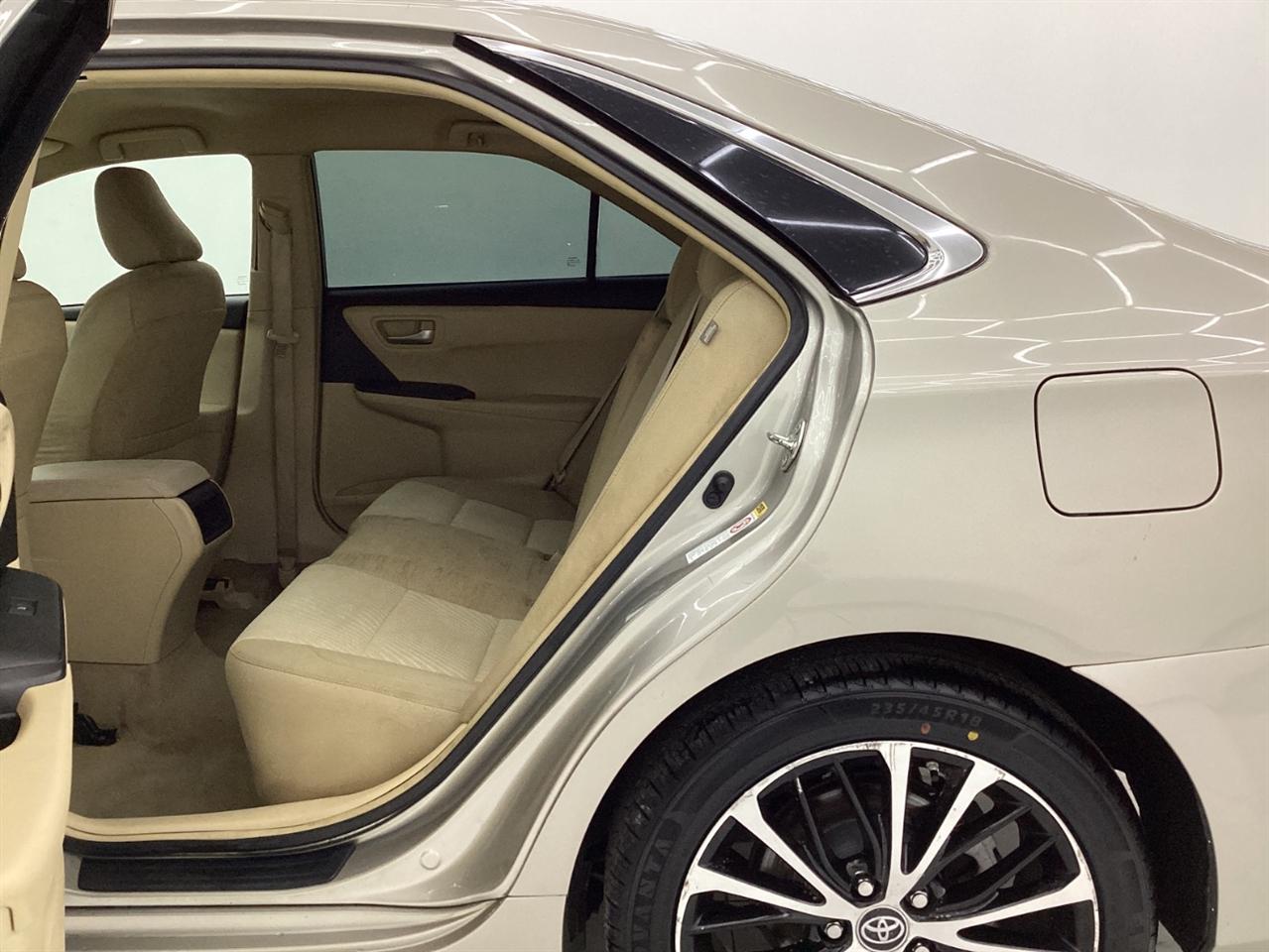 Toyota Camry 4dr Sdn I4 Auto XLE (Natl) 2015