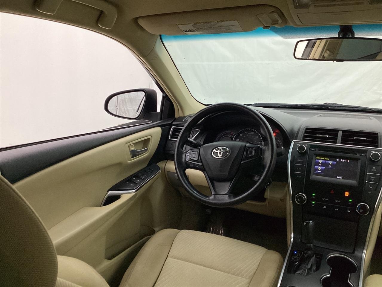 Toyota Camry 4dr Sdn I4 Auto XLE (Natl) 2015