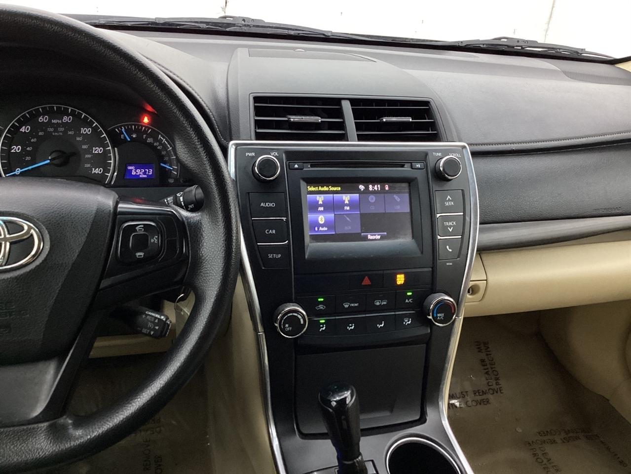 Toyota Camry 4dr Sdn I4 Auto XLE (Natl) 2015