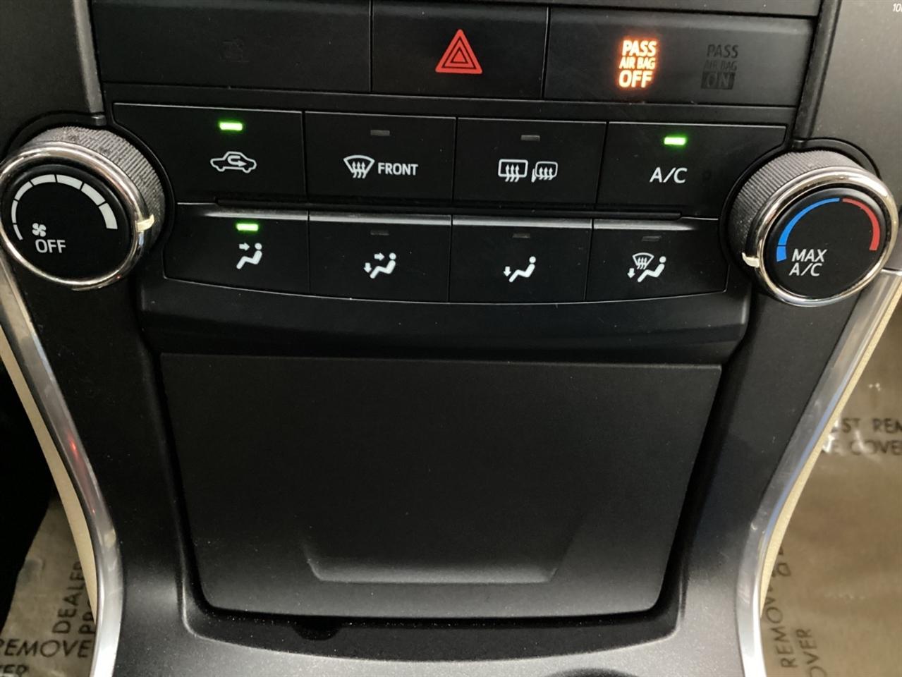 Toyota Camry 4dr Sdn I4 Auto XLE (Natl) 2015