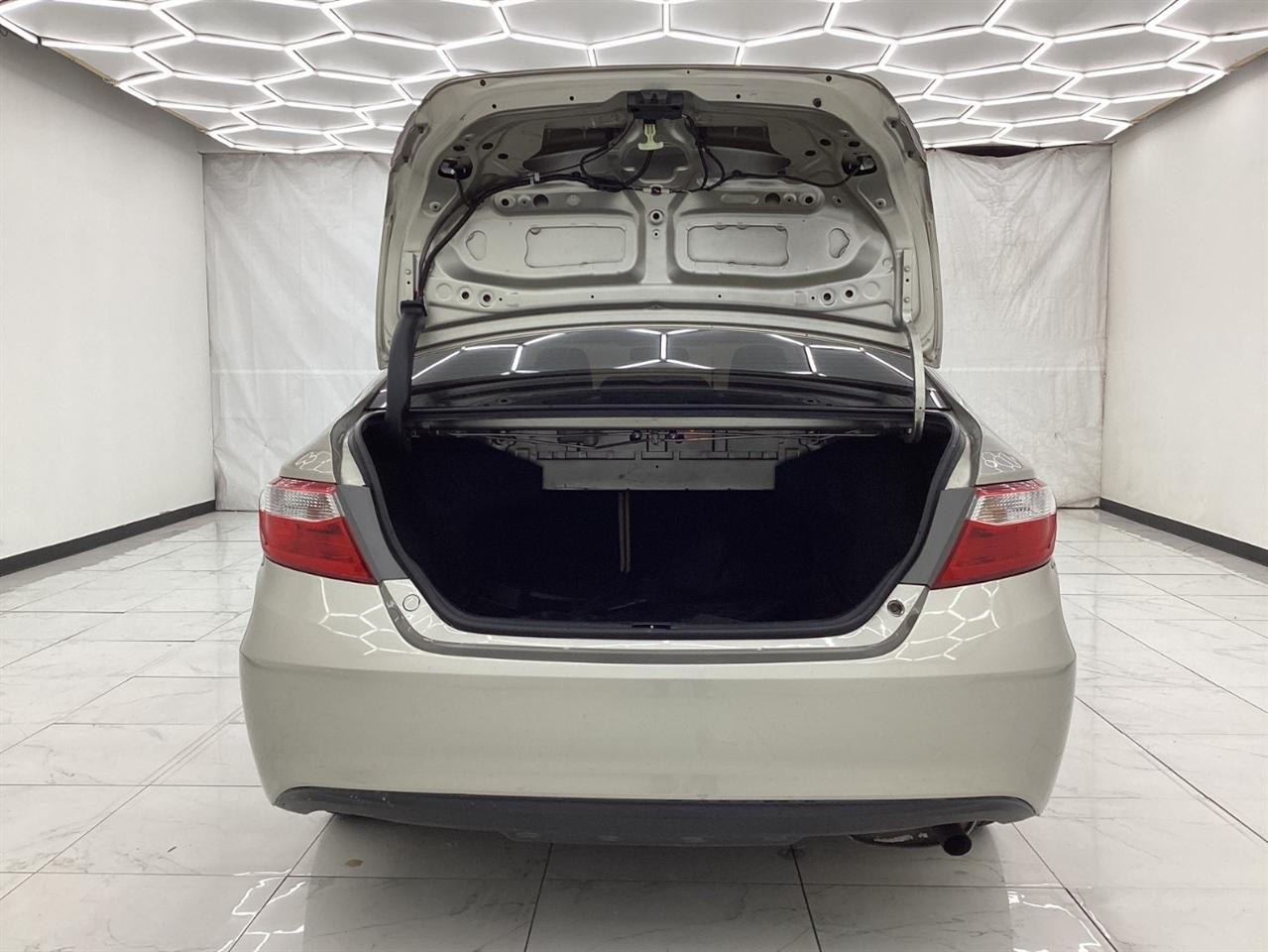 Toyota Camry 4dr Sdn I4 Auto XLE (Natl) 2015