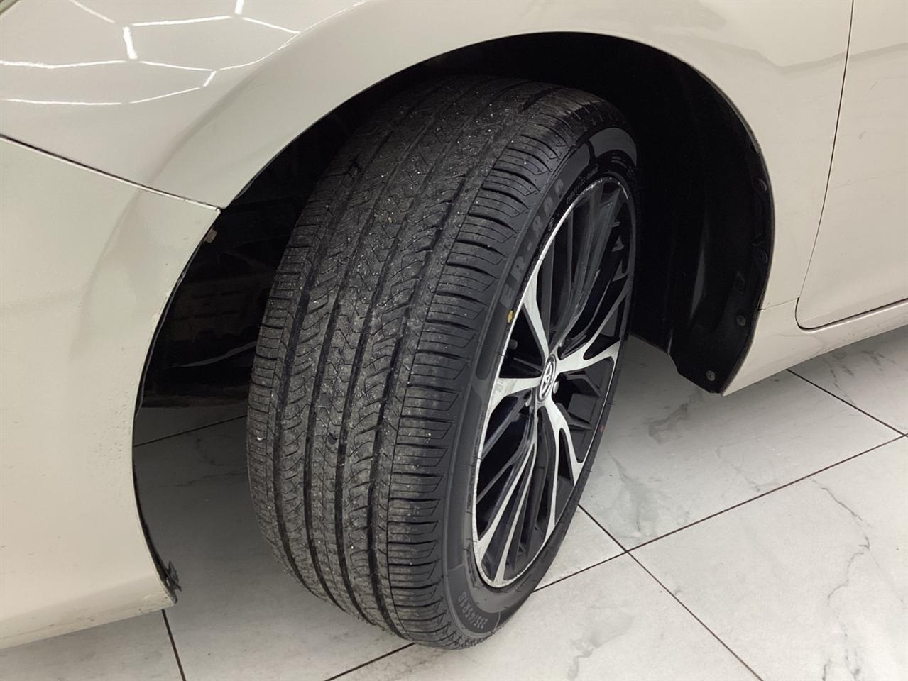 Toyota Camry 4dr Sdn I4 Auto XLE (Natl) 2015