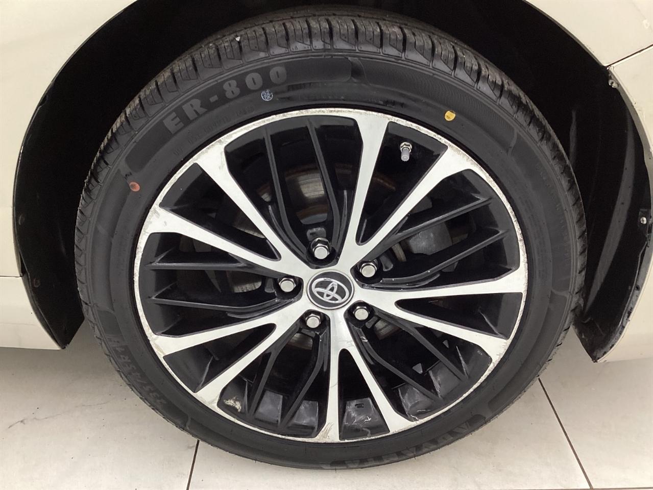 Toyota Camry 4dr Sdn I4 Auto XLE (Natl) 2015