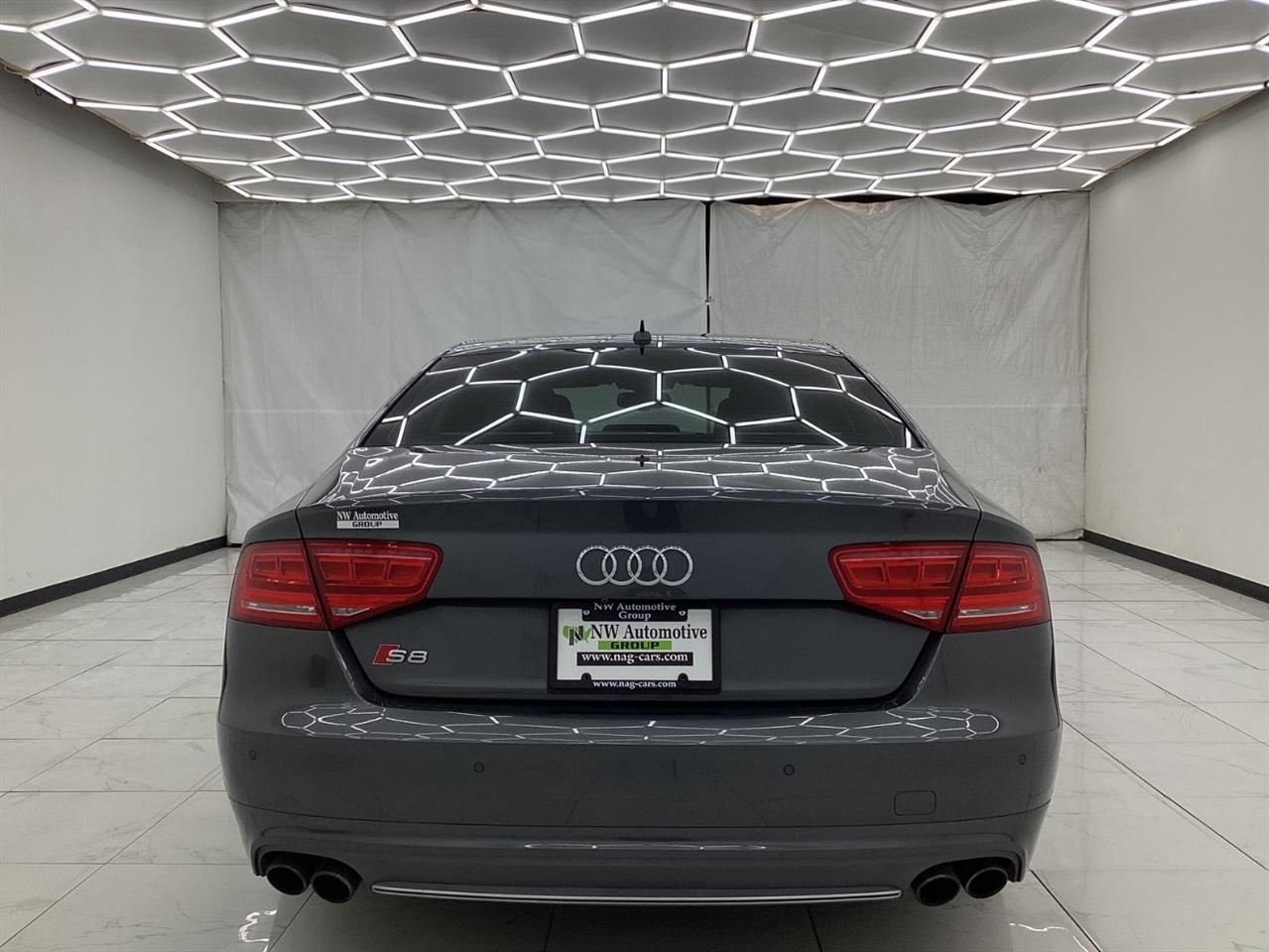 Audi S8 4dr Sdn 2013