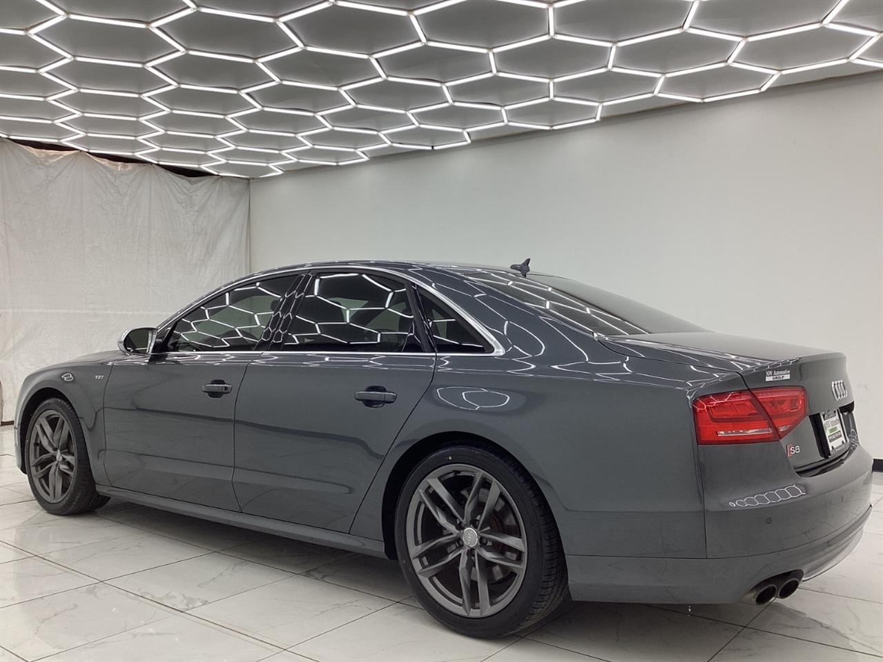 Audi S8 4dr Sdn 2013