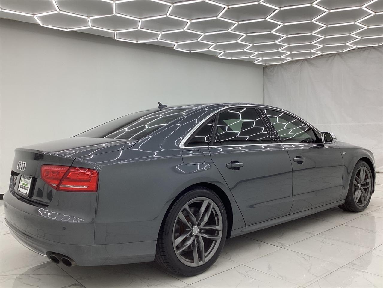 Audi S8 4dr Sdn 2013