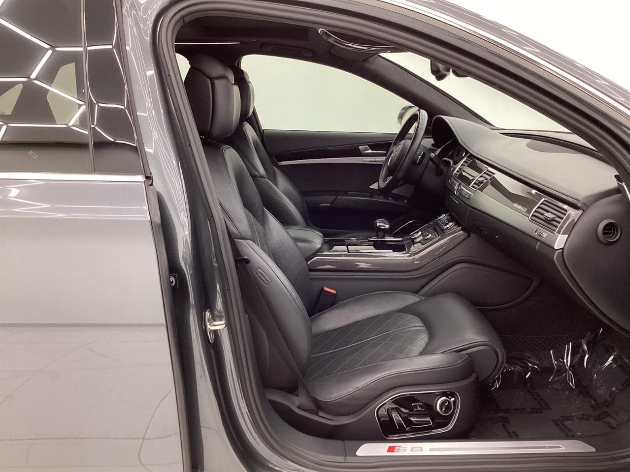 Audi S8 4dr Sdn 2013