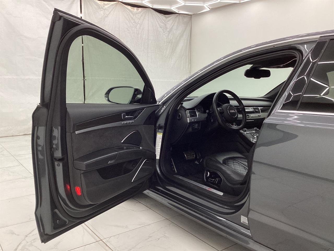 Audi S8 4dr Sdn 2013