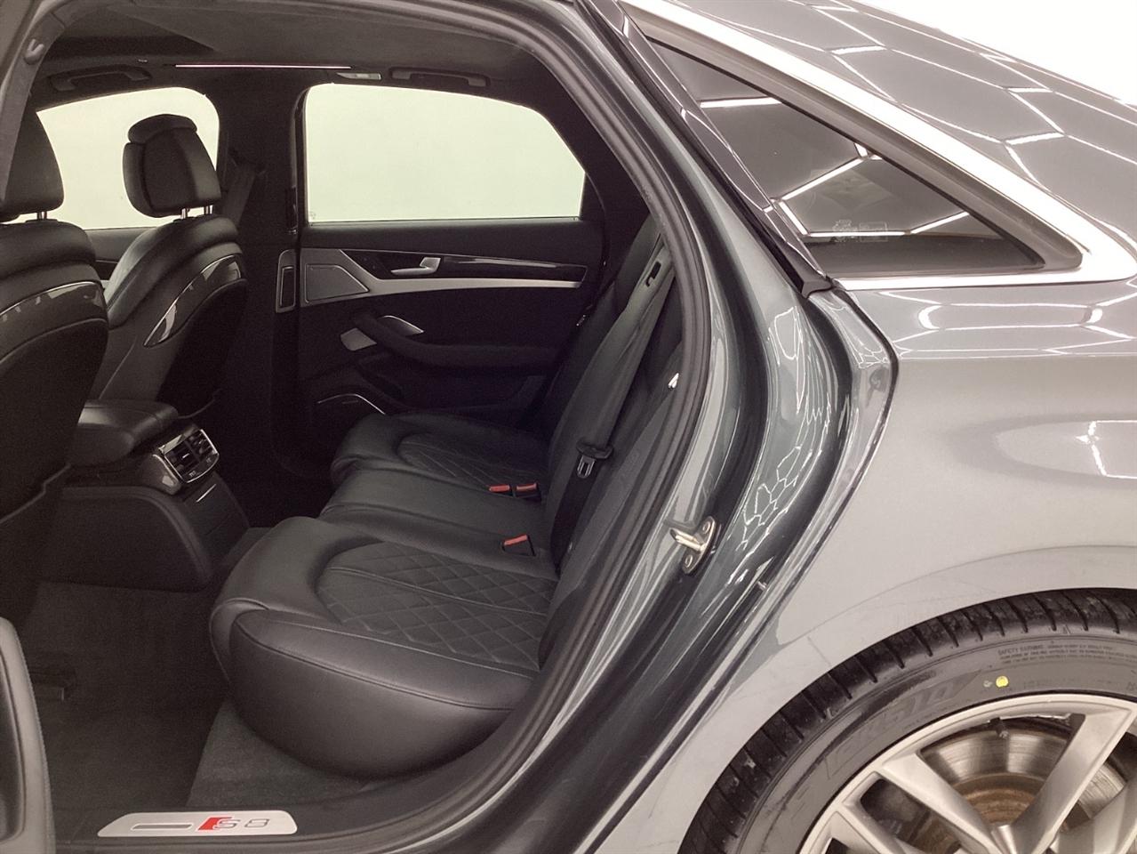 Audi S8 4dr Sdn 2013