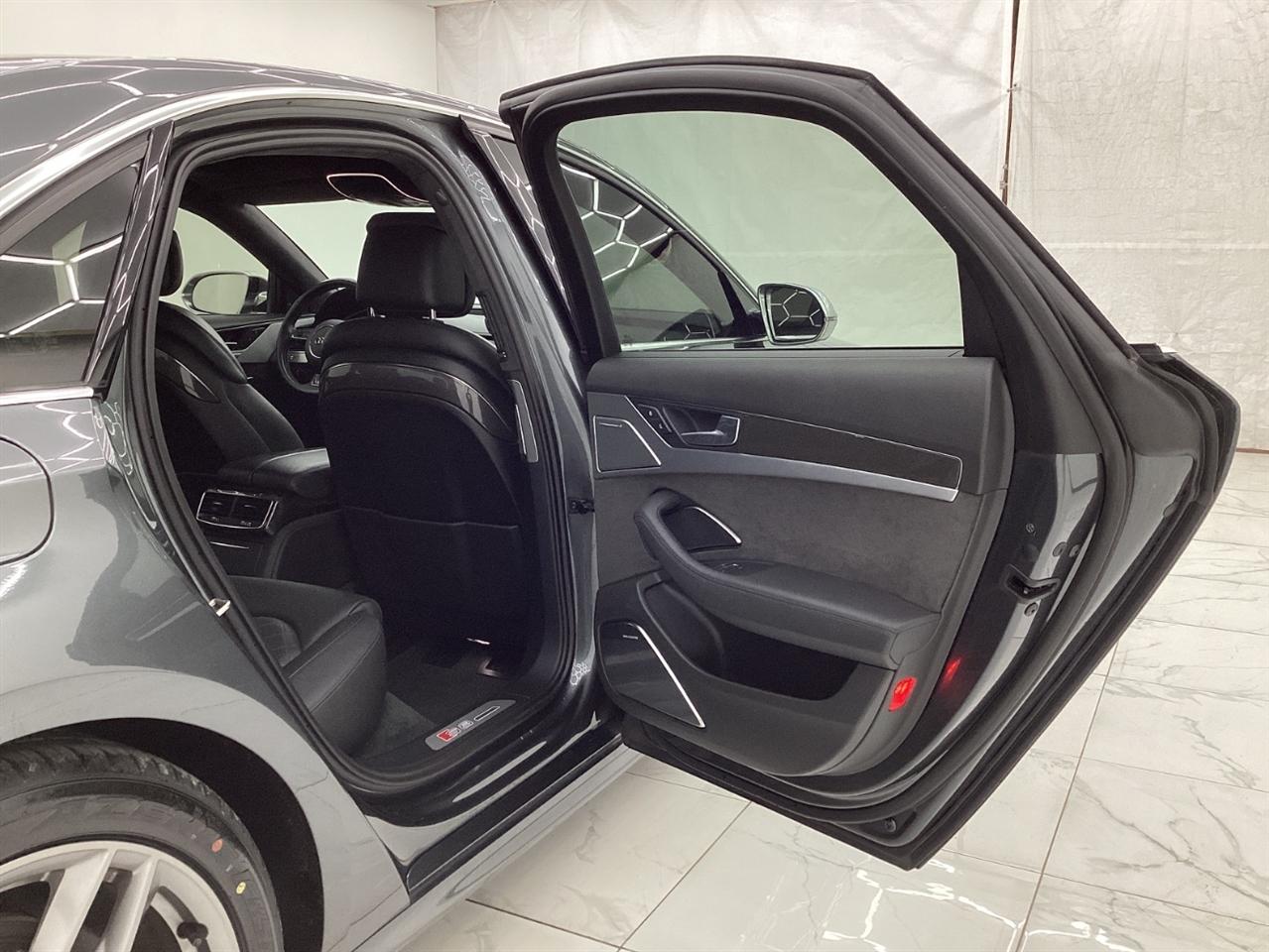 Audi S8 4dr Sdn 2013